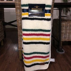 Pendleton Sherpa throw